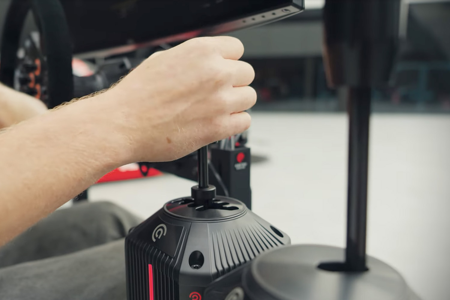 Asetek Racing シフターおよびハンドブレーキ(シミュレーターレース用)